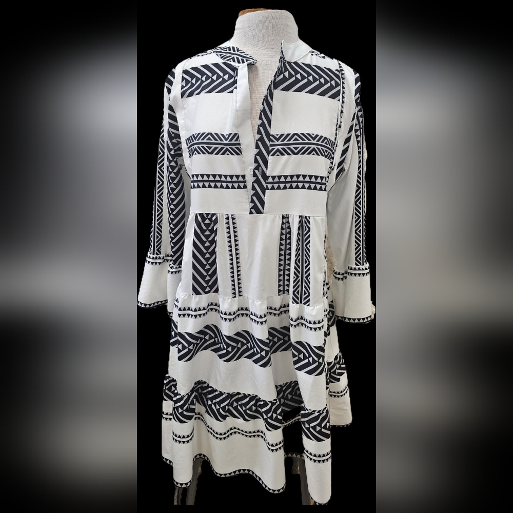 Black and White Geometric Patterned Dress